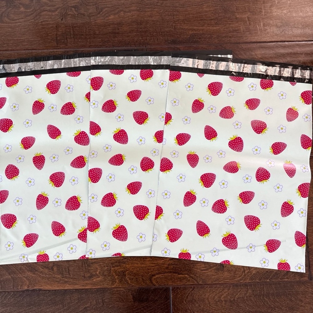 20 Pack - 12x15.5” Large Juicy Strawberries 🍓 Poly Mailers